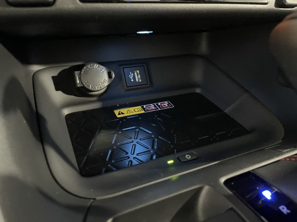 2025 Toyota RAV4 Hybrid XSE photo 38