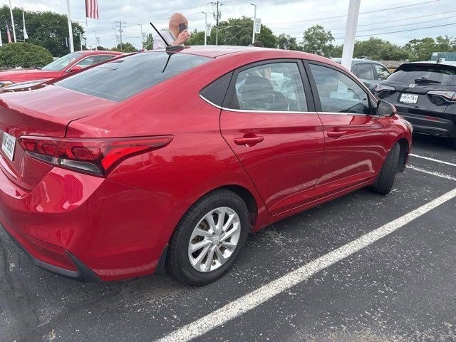2020 Hyundai Accent SEL photo 2