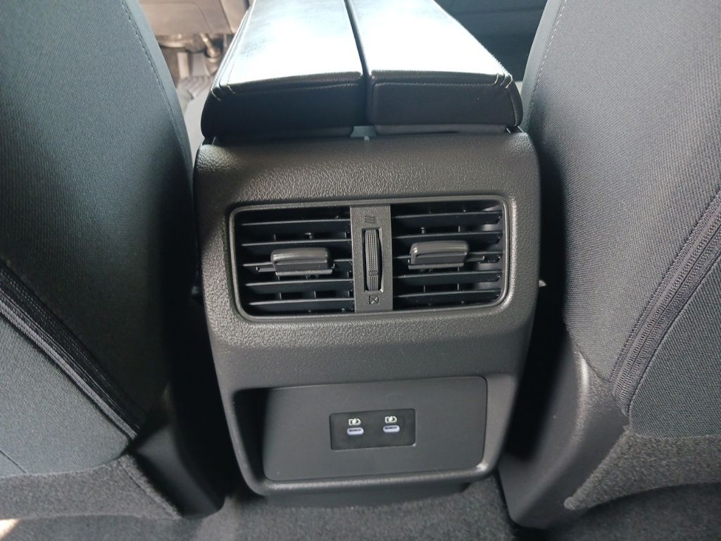 2024 Nissan Rogue SV photo 27