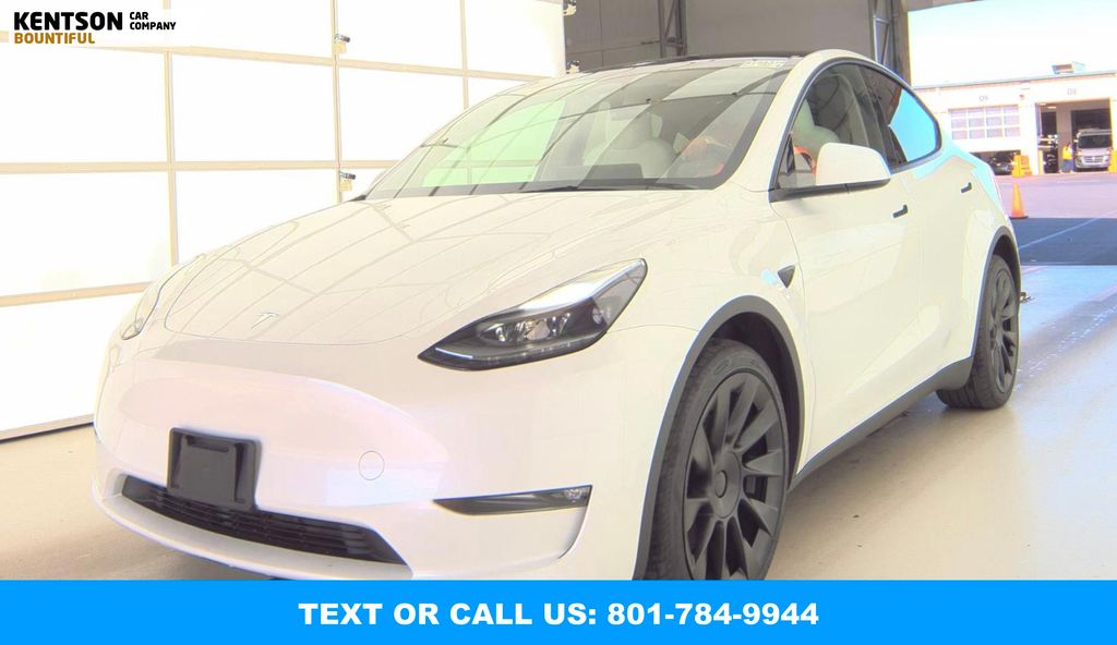 2025 Tesla Model Y Long Range's photo
