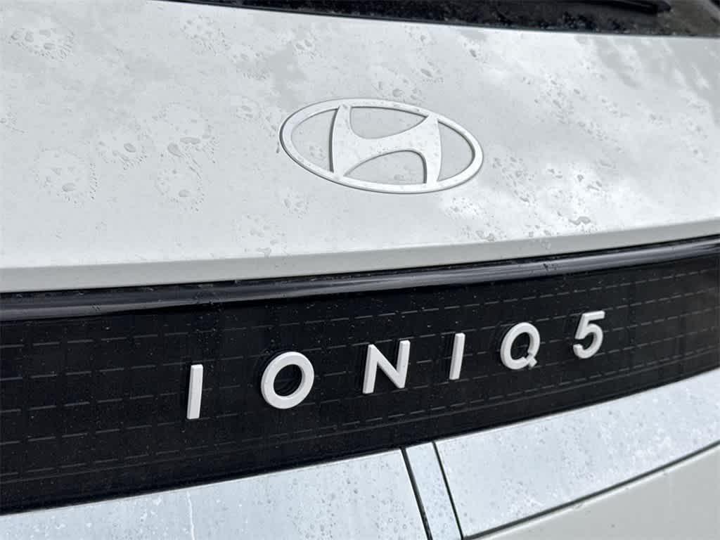 2025 Hyundai Ioniq 5 SEL photo 10