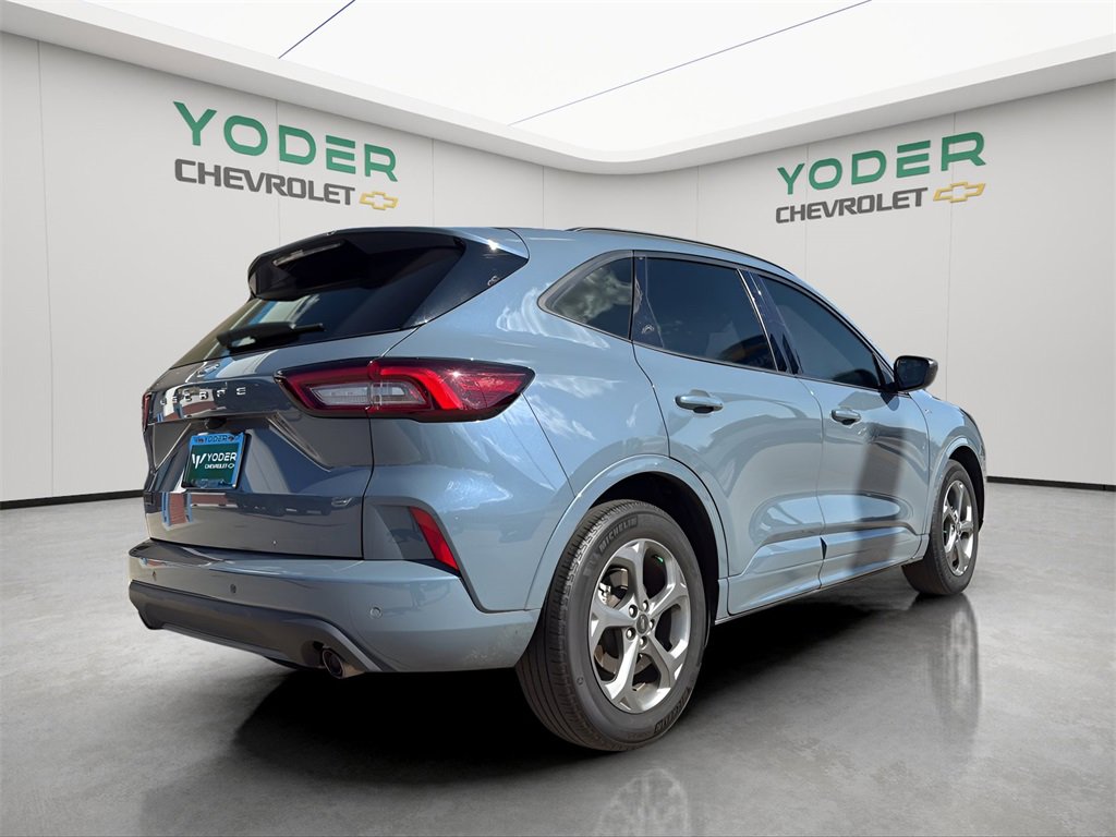 2023 Ford Escape ST-Line photo 4