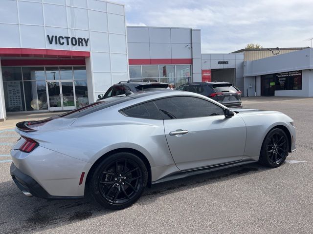 2024 Ford Mustang EcoBoost photo 4