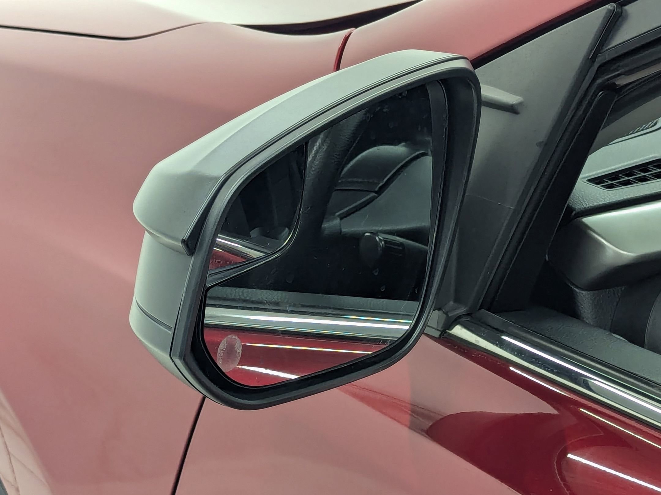2018 Toyota RAV4 LE photo 27