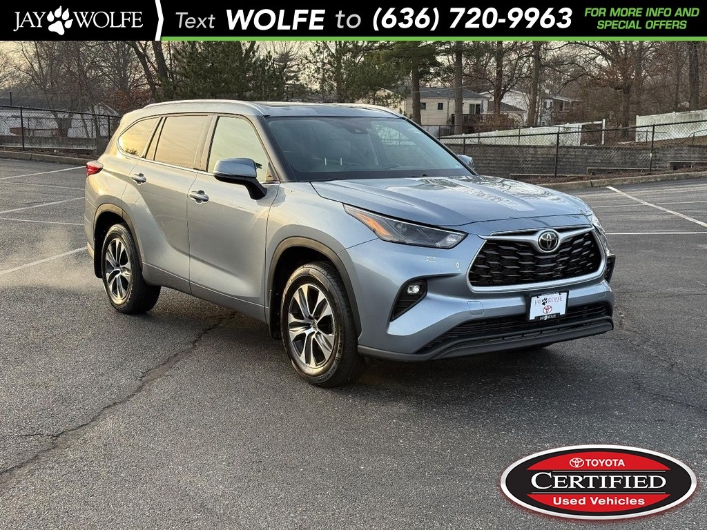 2022 Toyota Highlander XLE's photo