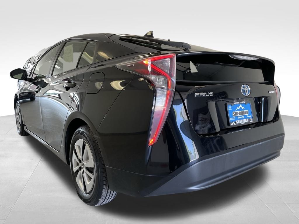 2016 Toyota Prius Three photo 7