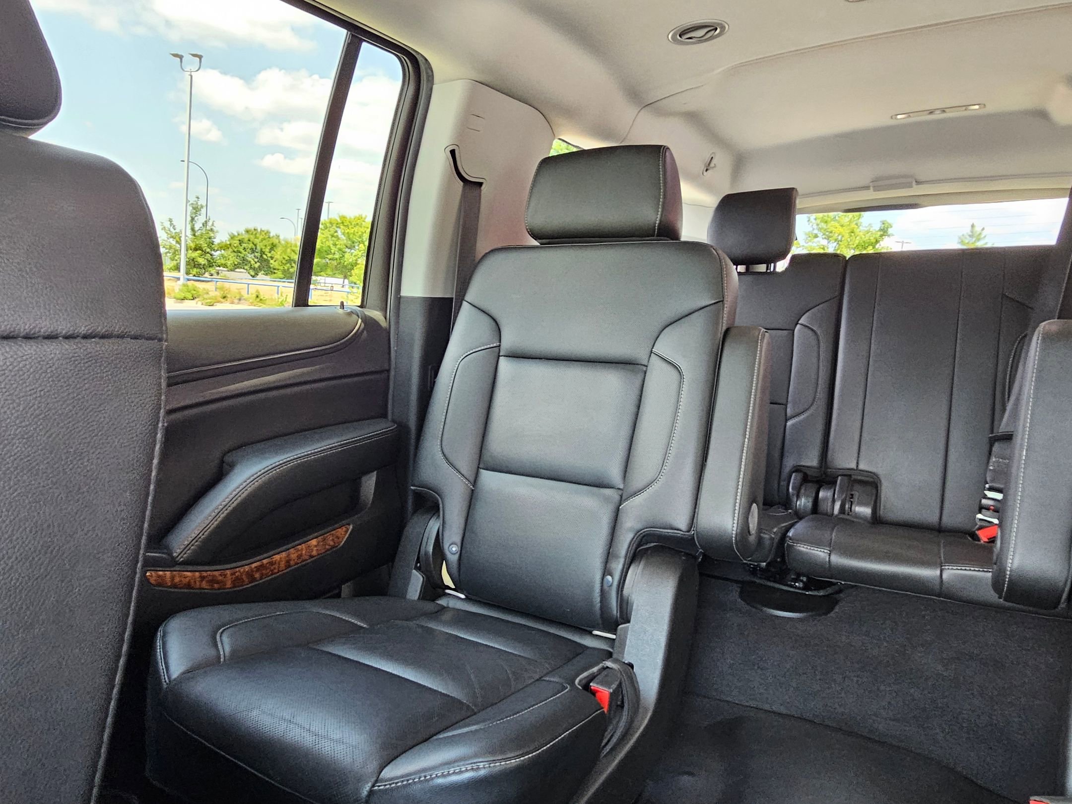 2020 Chevrolet Suburban Premier photo 24