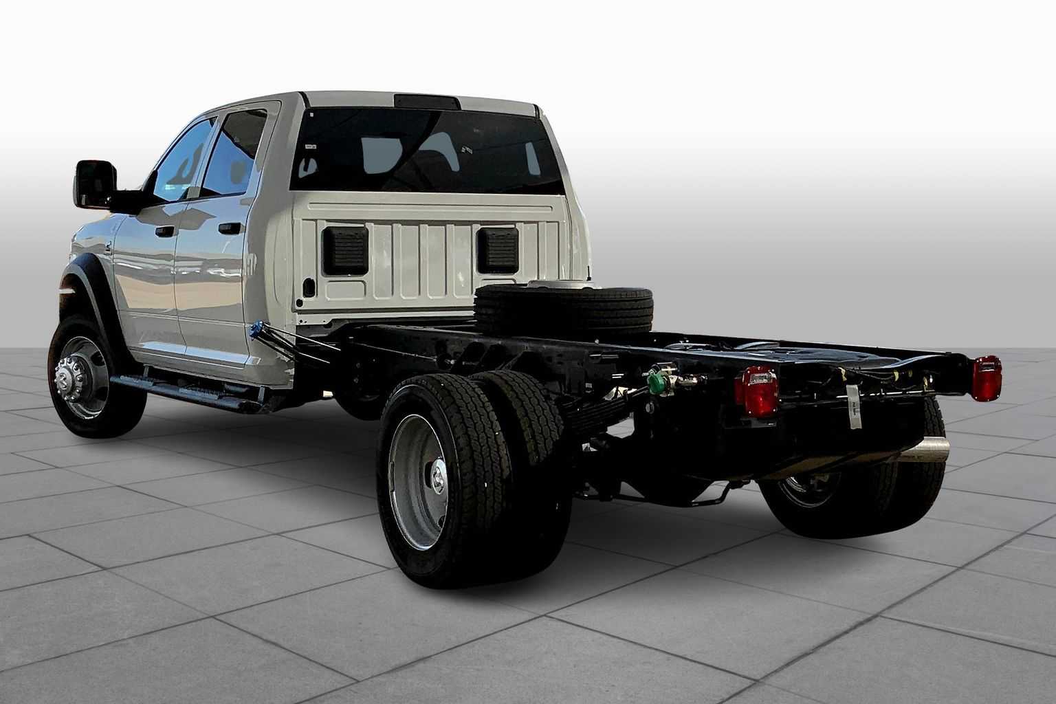 2026 Ram 5500 Tradesman photo 11