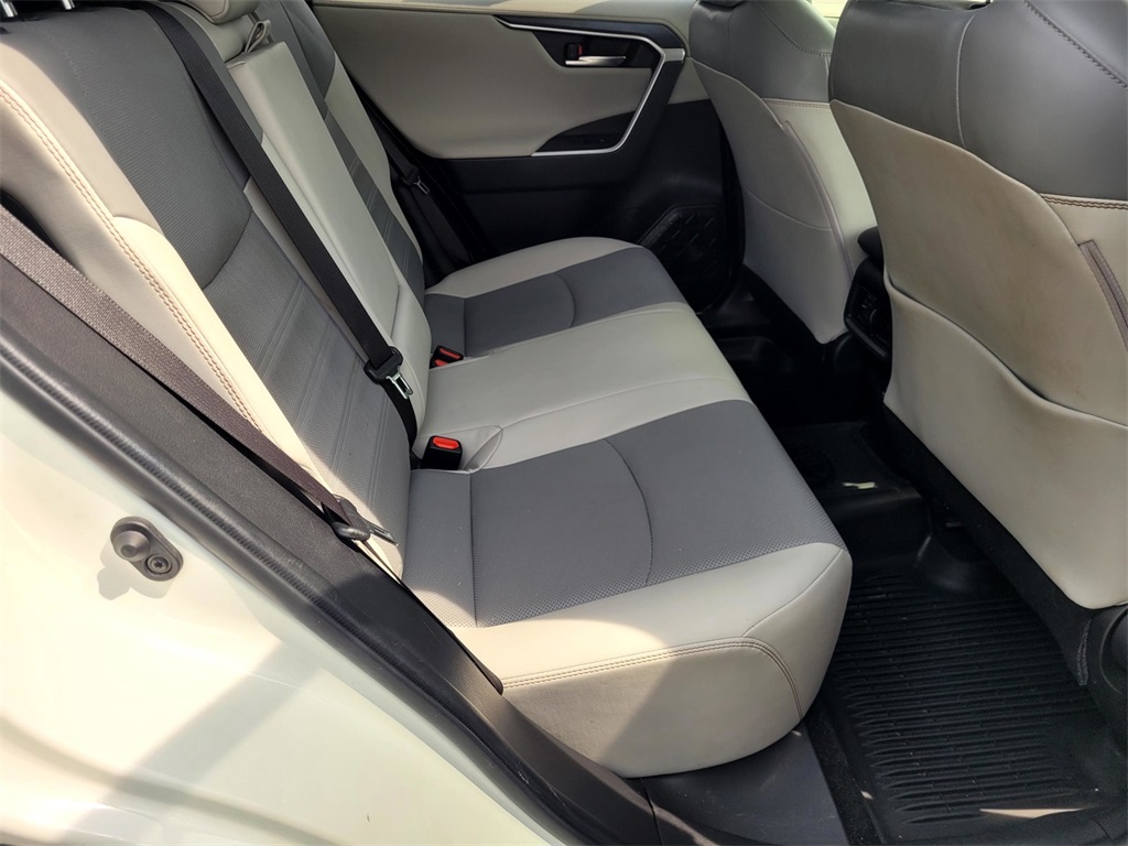 2019 Toyota RAV4 Limited photo 15