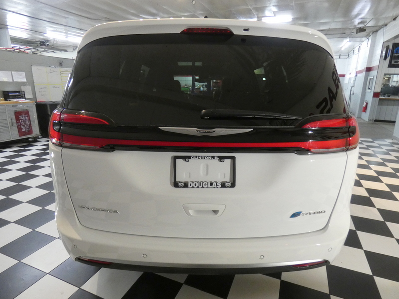 2024 Chrysler Pacifica Pinnacle photo 5