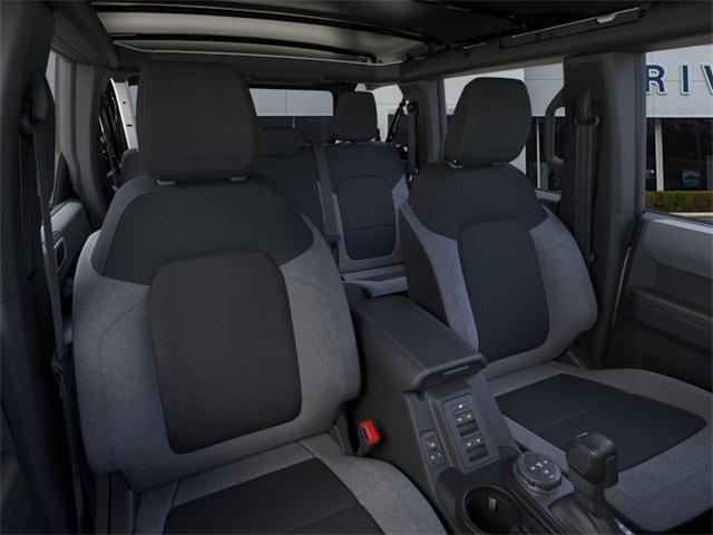 2025 Ford Bronco Base photo 7