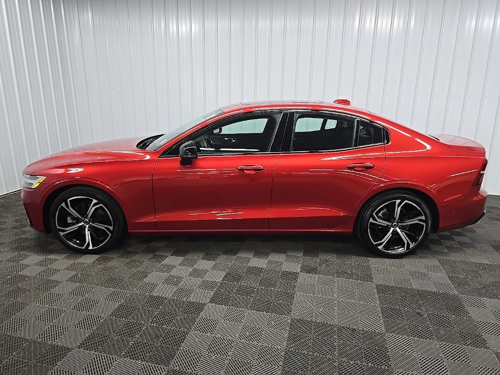 2023 Volvo S60 Ultimate photo 5