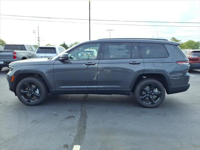 2025 Jeep Grand Cherokee Altitude photo 3