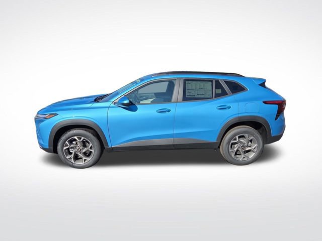 2025 Chevrolet Trax LT photo 2