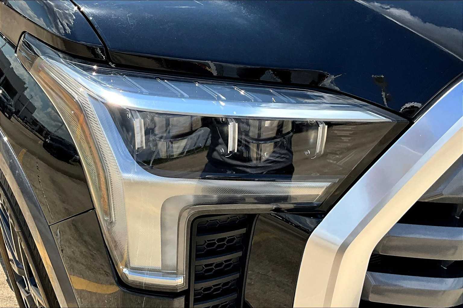 2024 Toyota Tundra Limited CrewMax photo 25