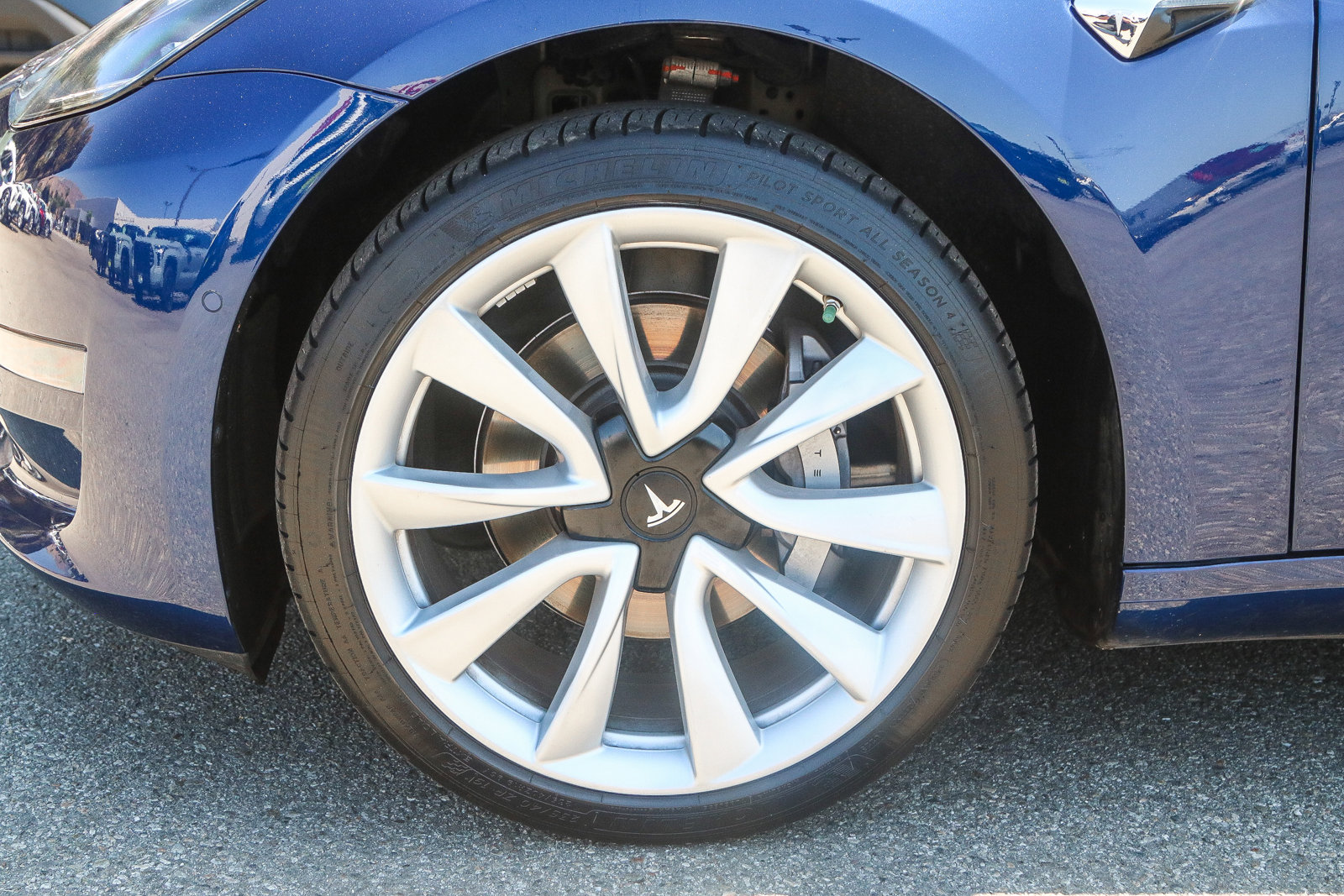 2018 Tesla Model 3 Long Range photo 10