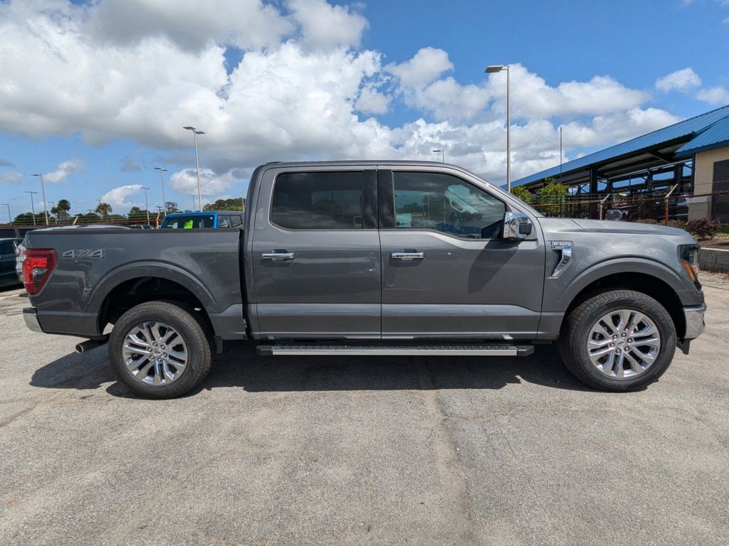 2025 Ford F-150 XLT photo 3