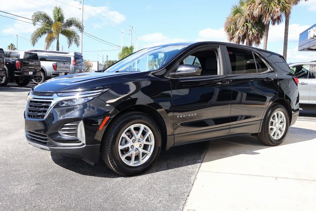 2023 Chevrolet Equinox LT photo 3