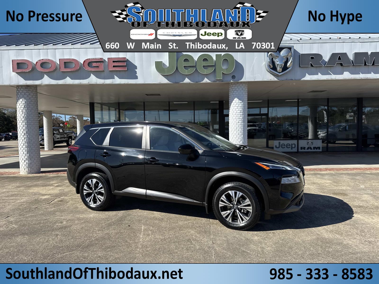 2023 Nissan Rogue SV's photo