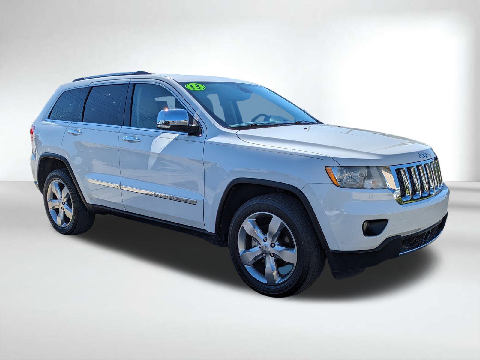 2013 Jeep Grand Cherokee Overland photo 2