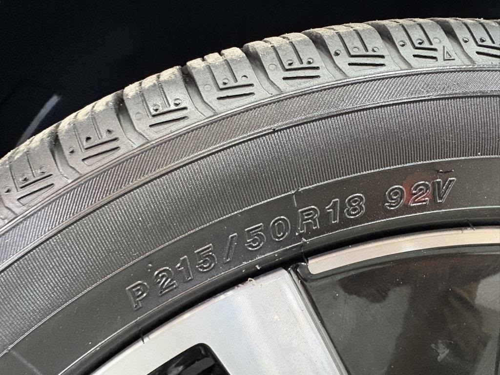 2024 Volkswagen Taos SE photo 28