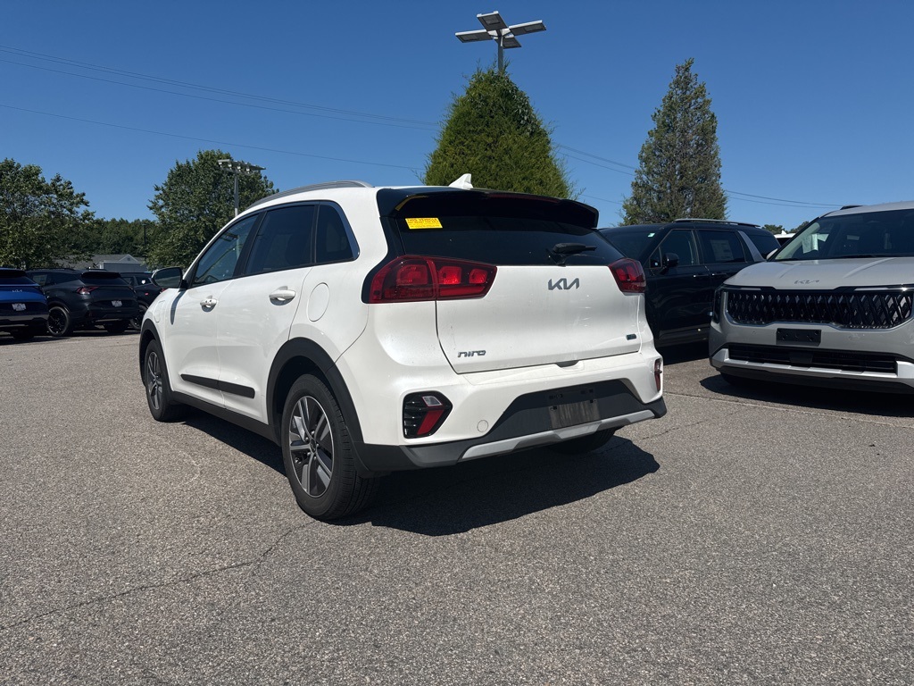 2022 Kia Niro Plug-In Hybrid LXS photo 2