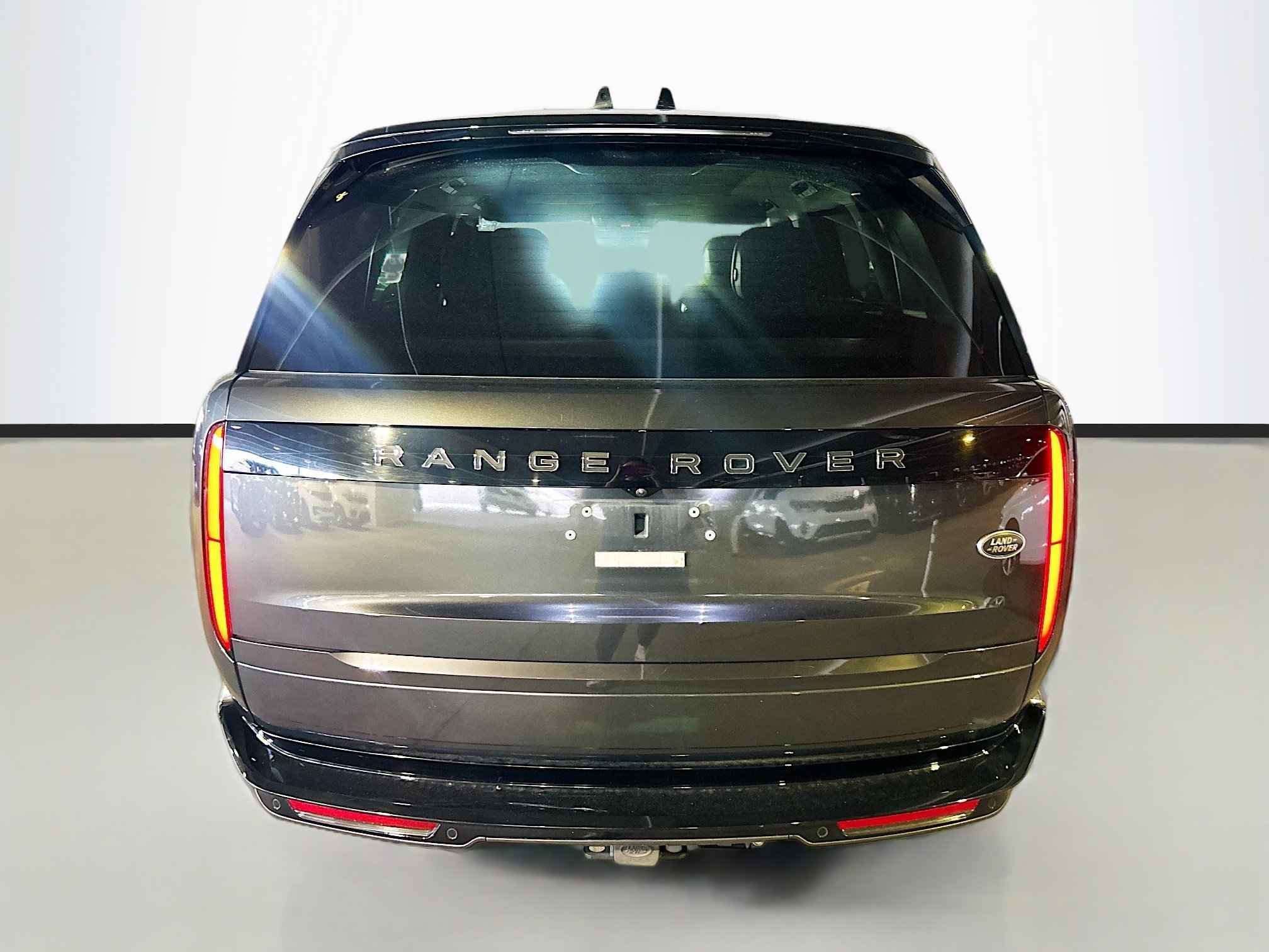 2023 Land Rover Range Rover SE photo 3