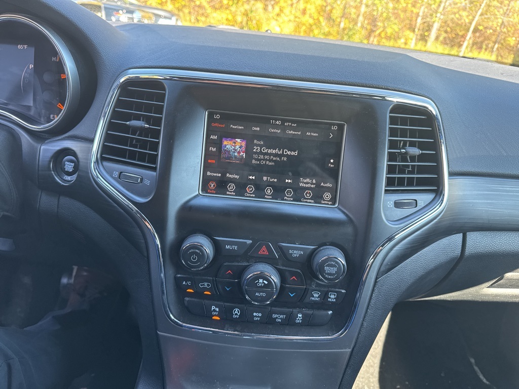 2020 Jeep Grand Cherokee Laredo E photo 9