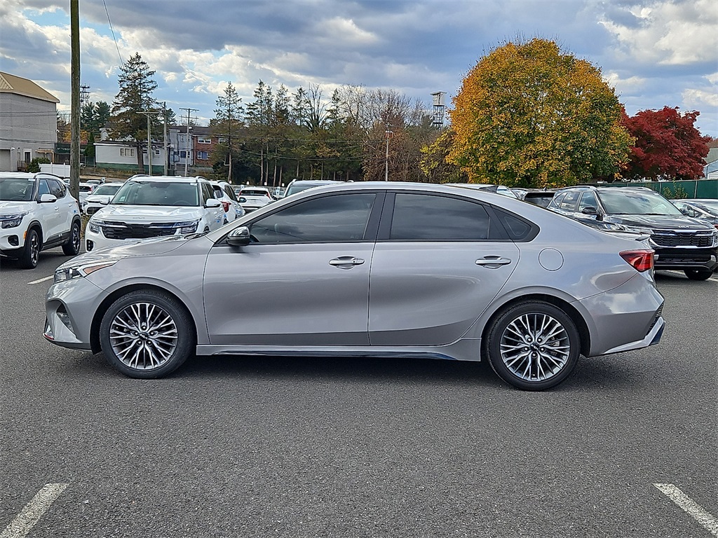 2023 Kia Forte GT-Line photo 4