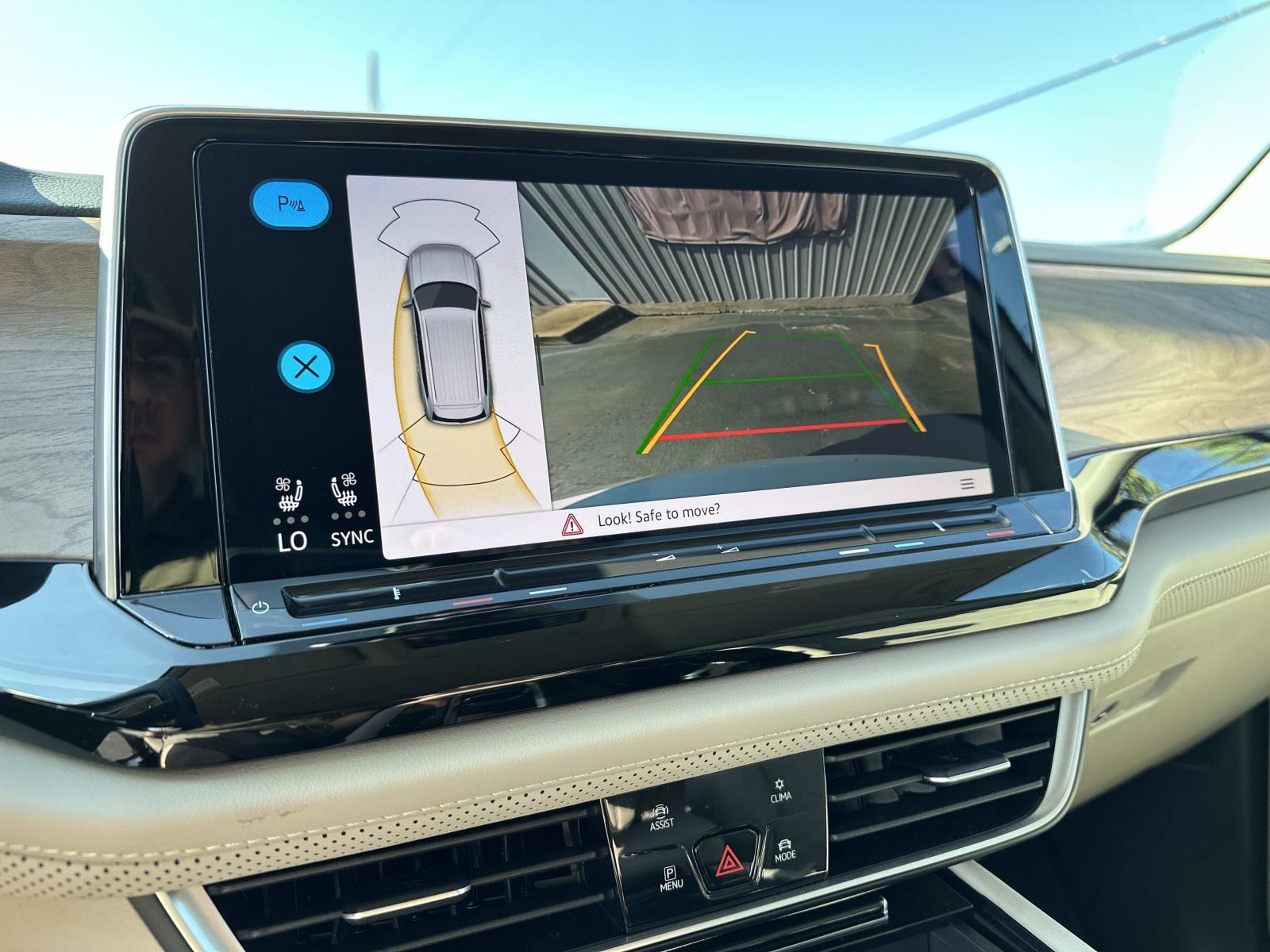2025 Volkswagen Atlas SE Technology photo 13