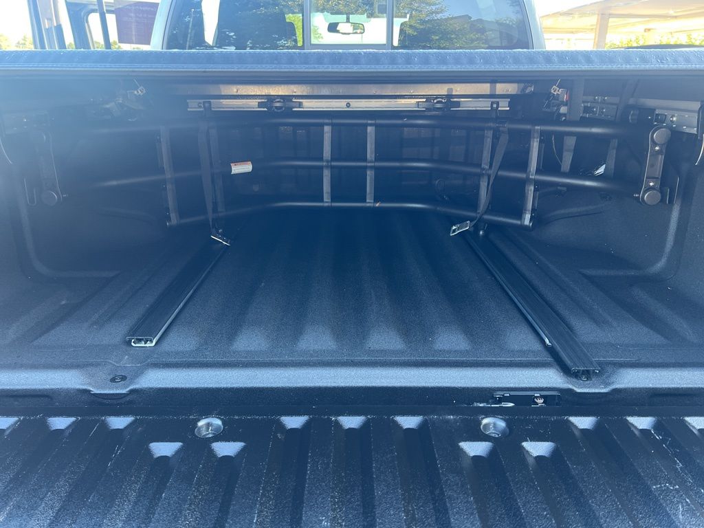 2021 Nissan Frontier Crew Cab photo 8