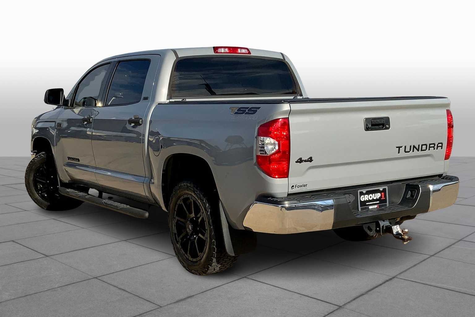 2018 Toyota Tundra SR5 photo 11