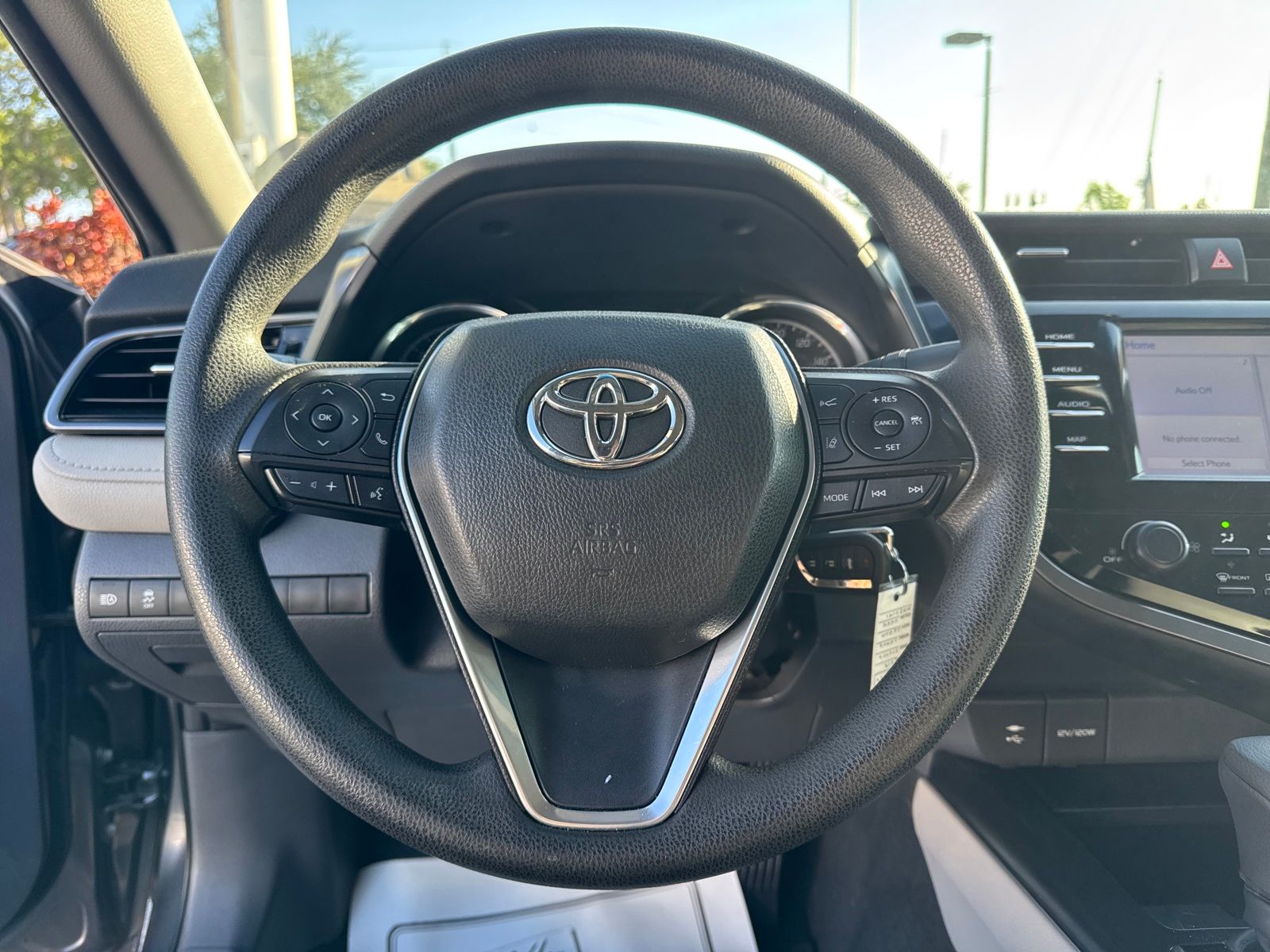 2019 Toyota Camry LE photo 13