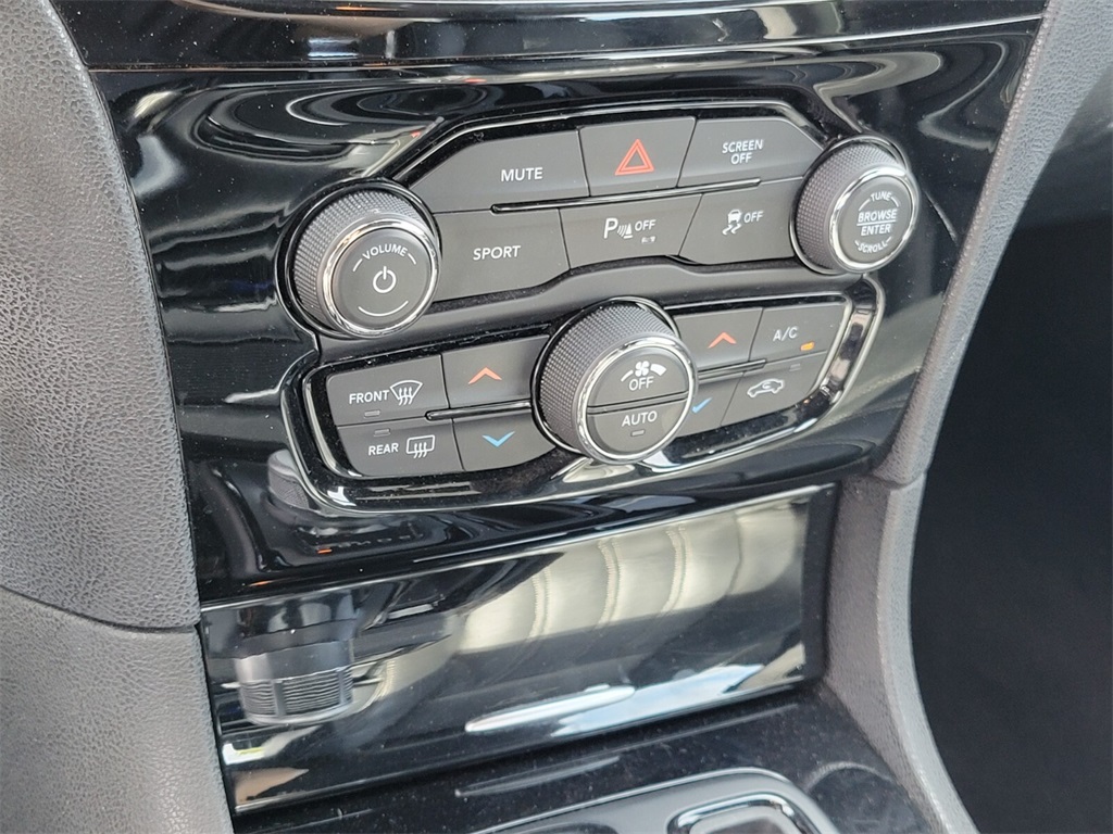 2021 Chrysler 300 S photo 23