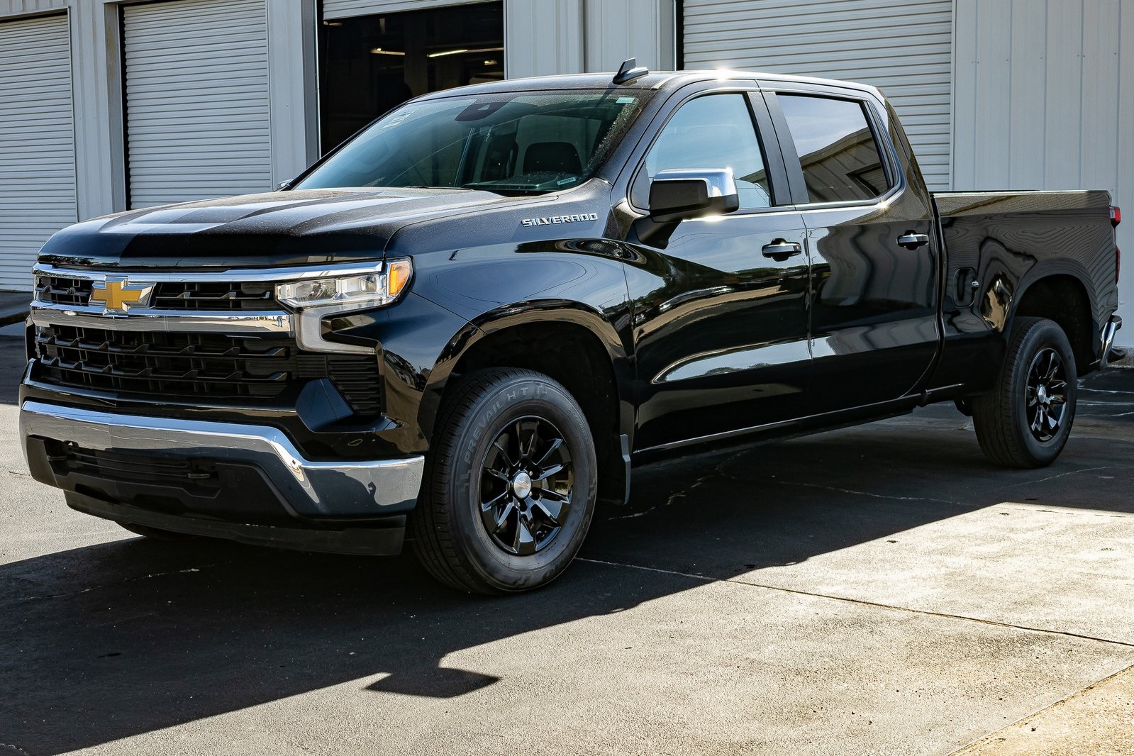 2023 Chevrolet Silverado 1500 LT's photo