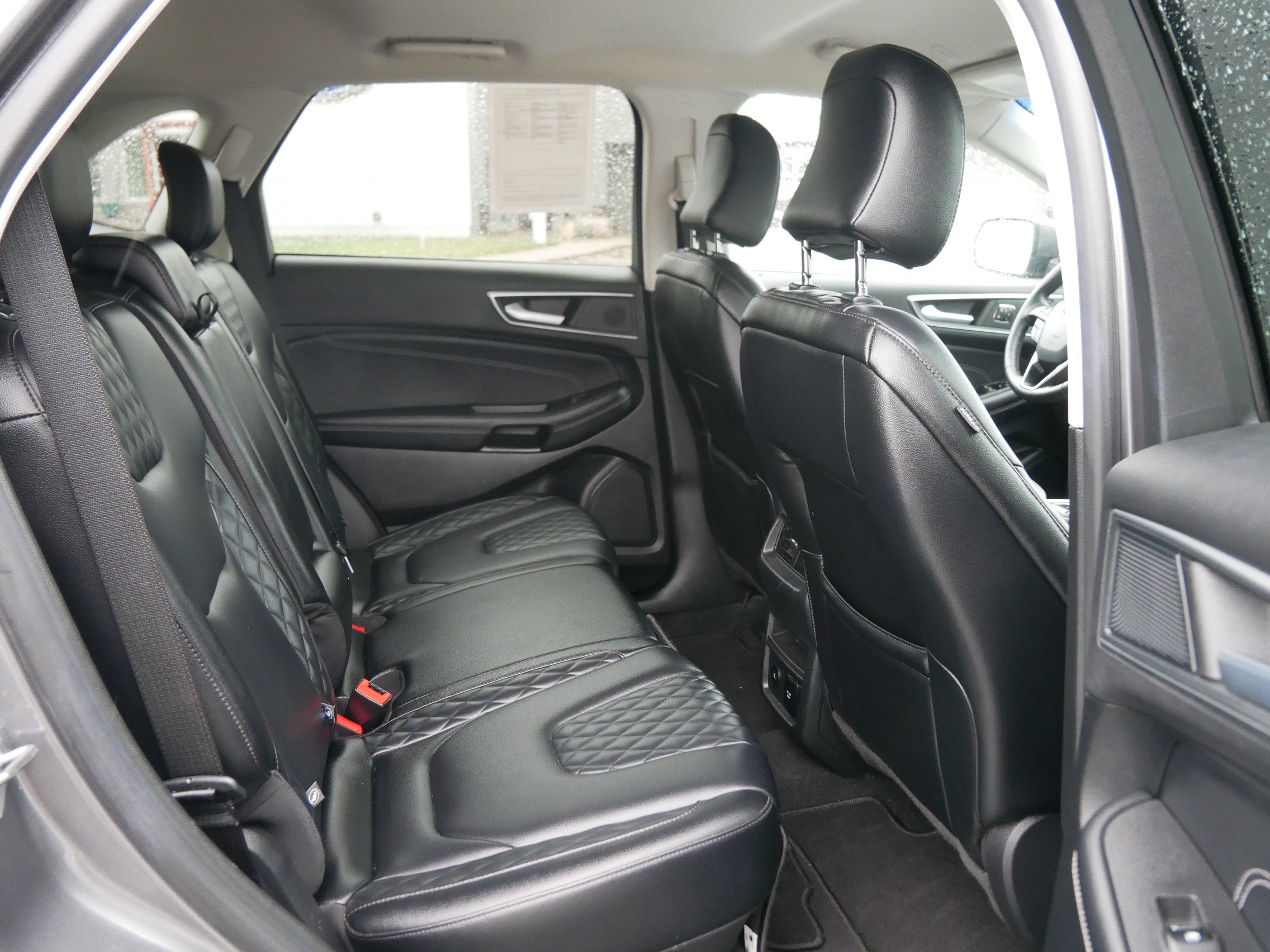 2024 Ford Edge Titanium photo 13
