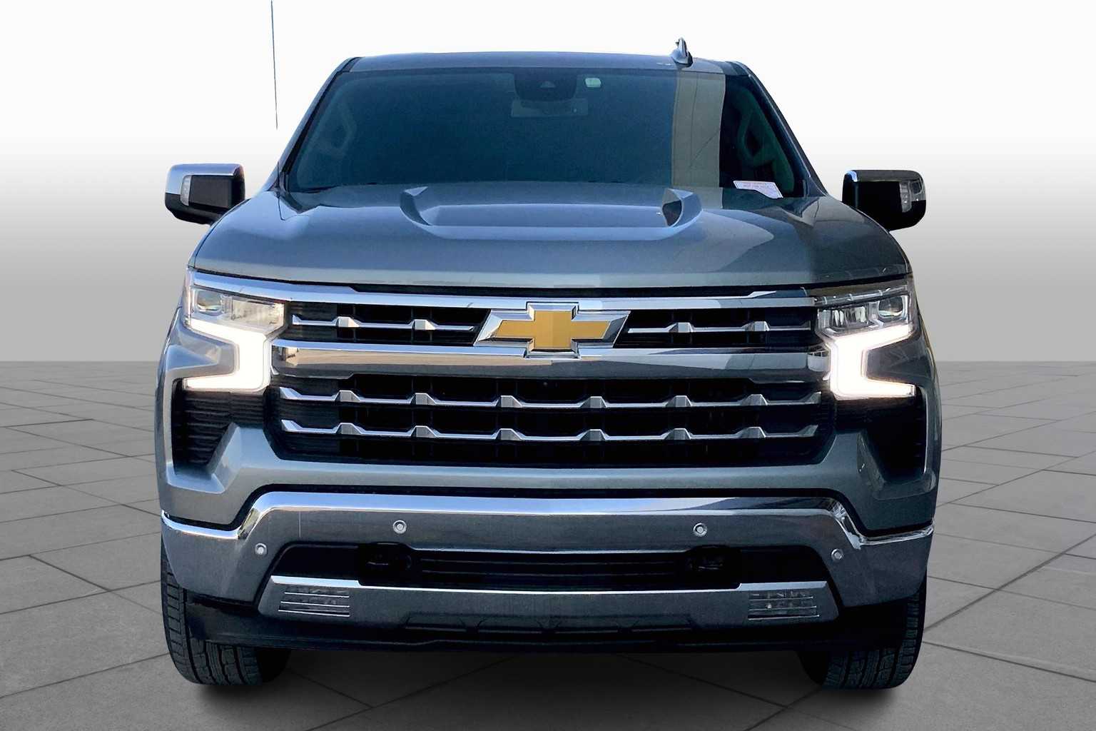 2023 Chevrolet Silverado 1500 LTZ photo 3