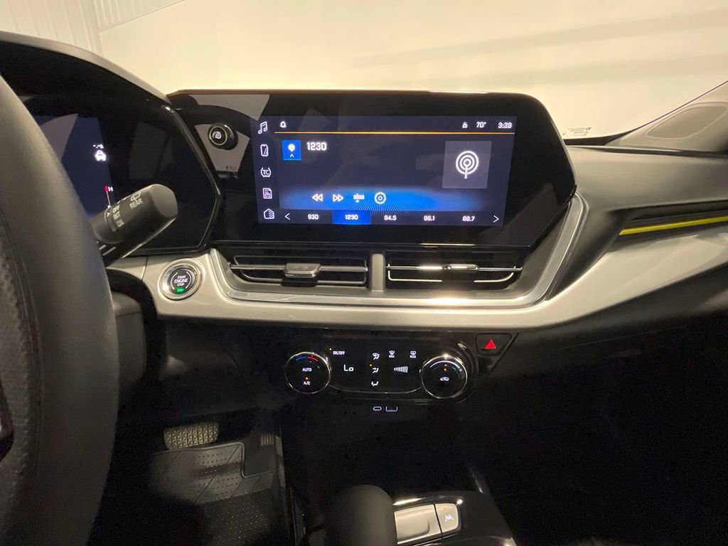 2024 Chevrolet Trax LT photo 21