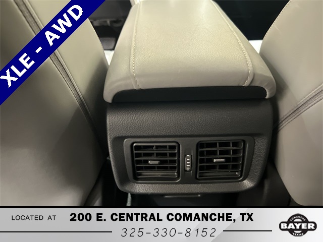 2021 Toyota Venza XLE photo 17
