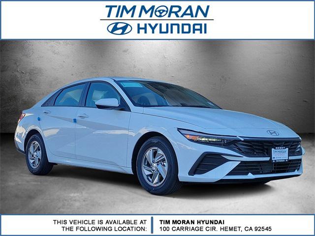 2025 Hyundai Elantra SE's photo