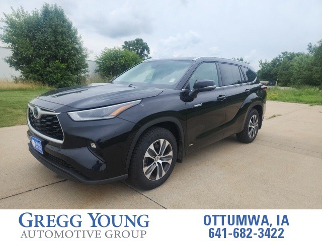 Used 2021 Toyota Highlander Hybrid XLE 4D Sport Utility Black for Sale ...