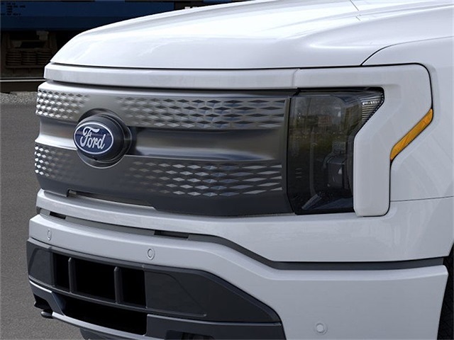2025 Ford F-150 Lightning photo 16