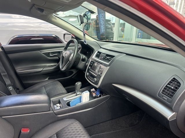 2016 Nissan Altima 2.5 SV photo 21