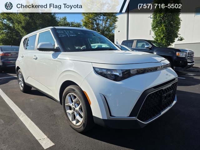 2023 Kia Soul LX photo 2