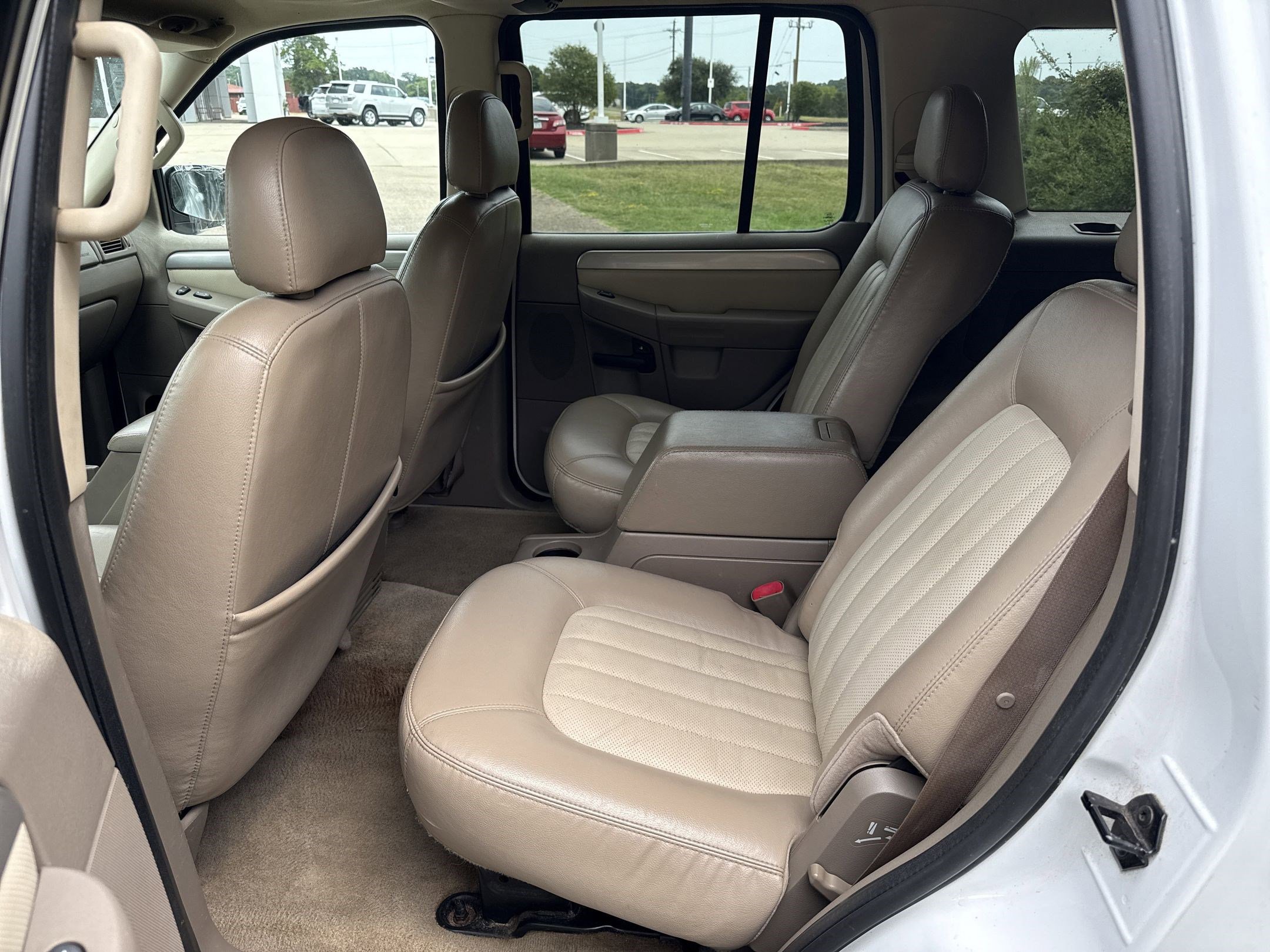 2004 Mercury Mountaineer photo 12
