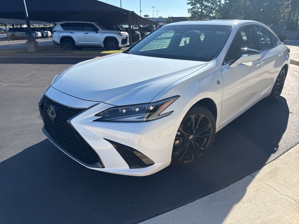 2025 Lexus ES Hybrid 300h F SPORT Handling's photo