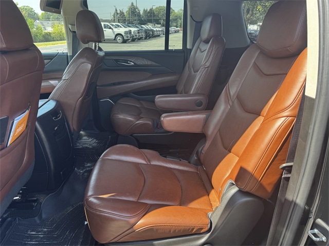 2016 Cadillac Escalade ESV Premium photo 23
