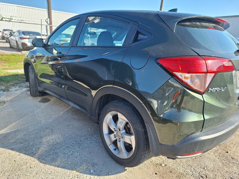 2016 Honda HR-V LX photo 4