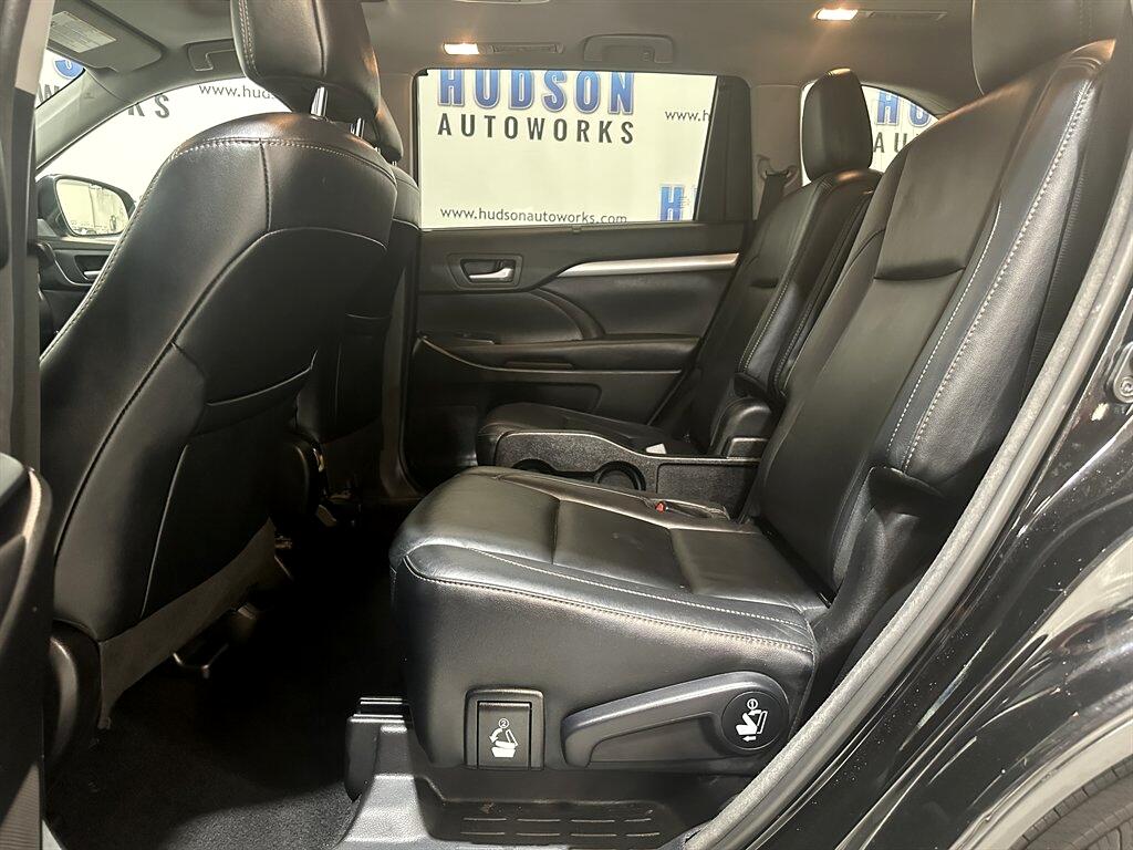 2018 Toyota Highlander XLE photo 23