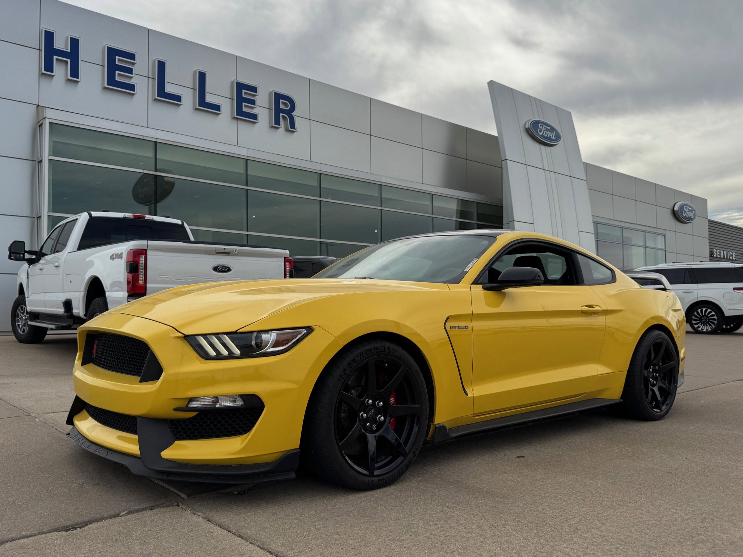 2017 Ford Mustang Shelby GT350 photo 2